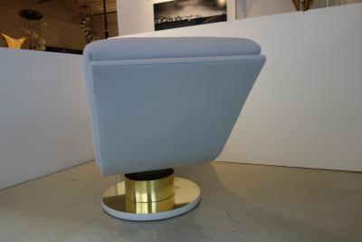 Milo Baughman Milo Baughman Swivel Chaise Lounge