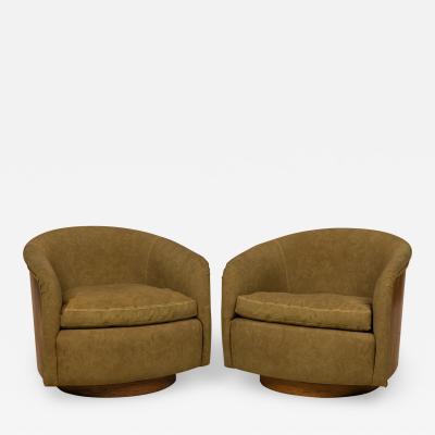 Milo Baughman Milo Baughman for Thayer CogginKhaki Brown Horseshoe Lounge Armchairs