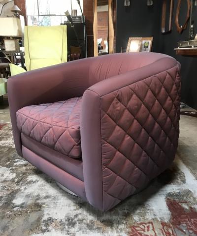 Milo Baughman Pair of Mid Century Modern Milo Baughman style Swivel Club Chairs Platform Base 