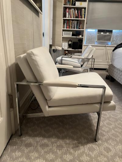 Milo Baughman Pair of Milo Baughman chrome lounge chairs in white leather