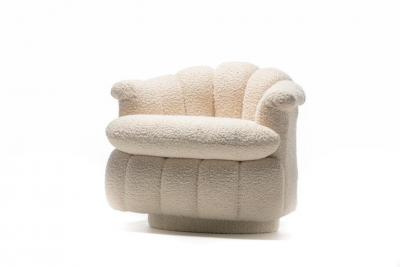 Milo Baughman Post Modern Ivory White Boucl Clam Shell Swivel Lounge Chairs