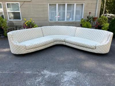 Milo Baughman Stunning Curved Milo Baughman style 3 Piece Sectional Sofa Carsons