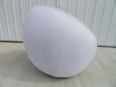 Milo Baughman Stunning Egg Swivel Chair by Milo Baughman for Thayer Coggin
