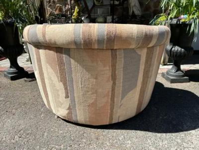 Milo Baughman Stylish Milo Baughman style Circular Round Swivel Lounge Chair Mid Century