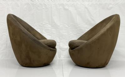 Milo Baughman Vintage Pair Milo Baughman for Thayer Coggin Swivel Egg Lounge Chairs USA 1960s