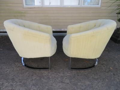 Milo Baughman Wonderful Pair of Milo Baughman Style Tufted Barrel Back Chrome Tub Chairs