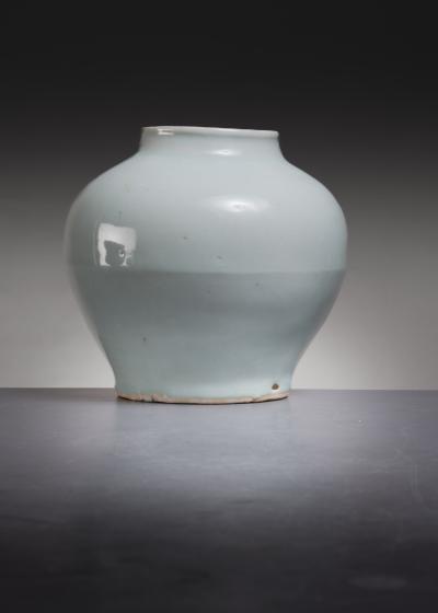 Ming dynasty porcelain vase