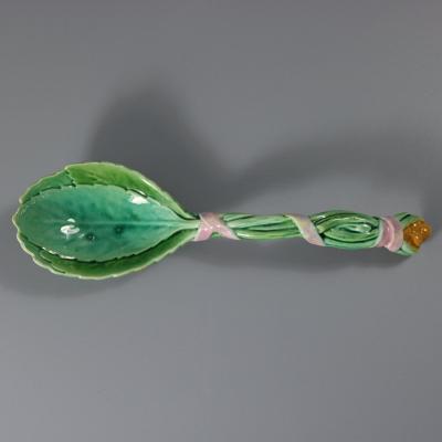 Minton Majolica Chestnut Server with Spoon
