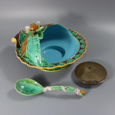 Minton Majolica Chestnut Server with Spoon