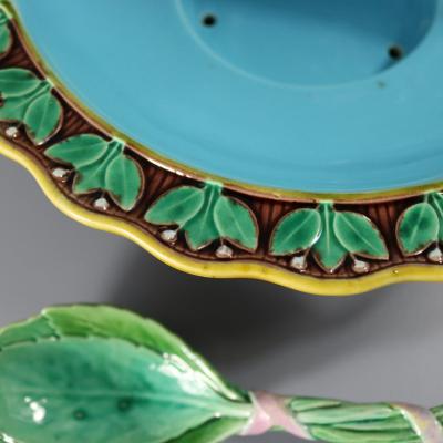 Minton Majolica Chestnut Server with Spoon