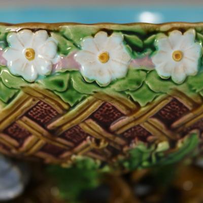 Minton Majolica Pigeon Centrepiece Bowl