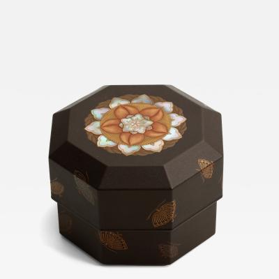 Mitamura Jiho Octagonal Jewel Box with Peach Blossom and Butterflies 1920s