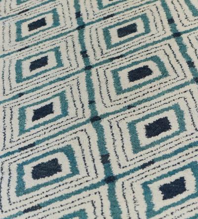 Modern Diamond Pattern Handwoven Wool Rug