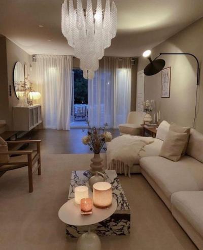 Modern Italian Murano Chandelier 52 Glass Petals Drop 1970s