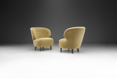 Modern Scandinavian Lounge Chairs with Tapered Feet Scandinavia ca 1950s