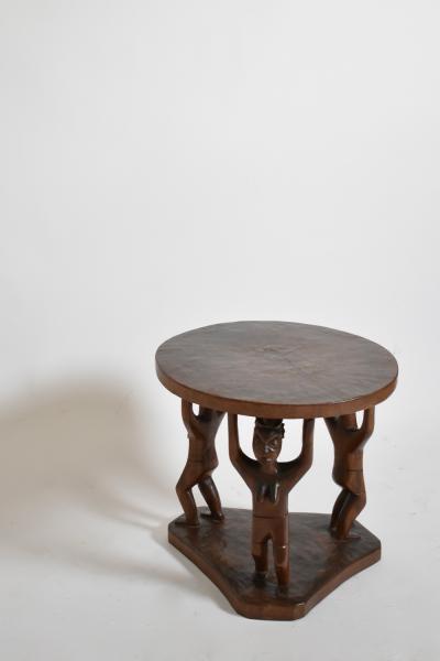 Monoxyl African pedestal round table 1960s 