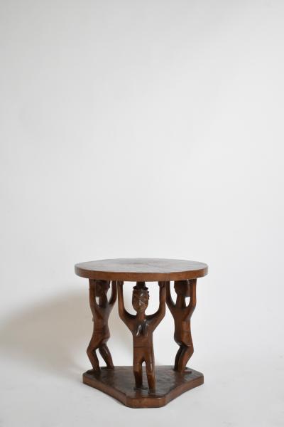 Monoxyl African pedestal round table 1960s 