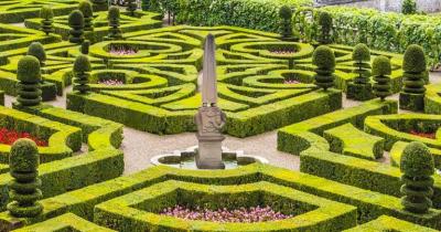 Monumental Pair of Italian Carved Stone Obelisks with Elephants