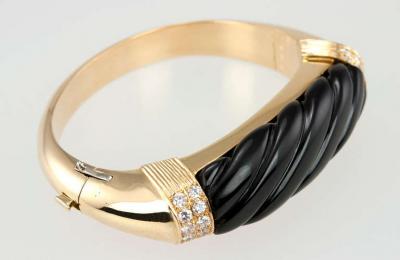 NARDI GOLD BANGLE W ONYX DIAMONDS