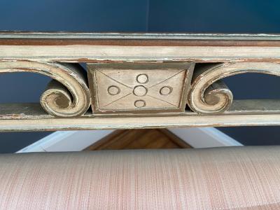 NEOCLASSICAL RECAMIER CHAISE LOUNGE WITH CARVED SWAN ACCENT