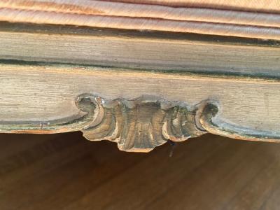 NEOCLASSICAL RECAMIER CHAISE LOUNGE WITH CARVED SWAN ACCENT