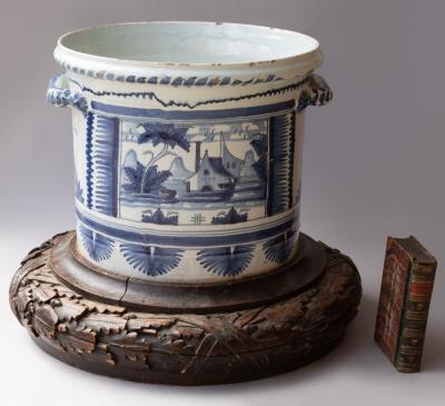 NEVERS 18TH CENTURY FA ENCE POT ORANGER