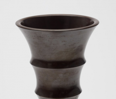 Nakajima Yasumi II Bronze vase by Nakajima Yasumi II