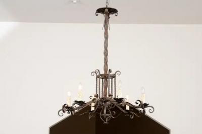 Napol on III 1870s Six Light Chandelier with Scrolling and Twisted Accents