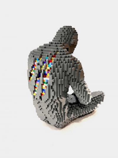 Nathan Sawaya Dark Gray Beneath the Surface 1