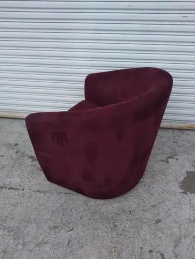 Natuzzi Salotti Natuzzi Italian Upholstered Barrel Back Swivel chair