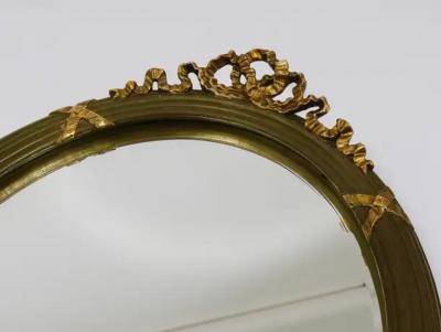 Neoclassical Oval Gilt Wood Gustavian Style Faceted Wall Mirror Italy 1900s