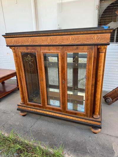 Neoclassical Style Burlwood Lighted Vitrine w Roman columns and Carved Crest