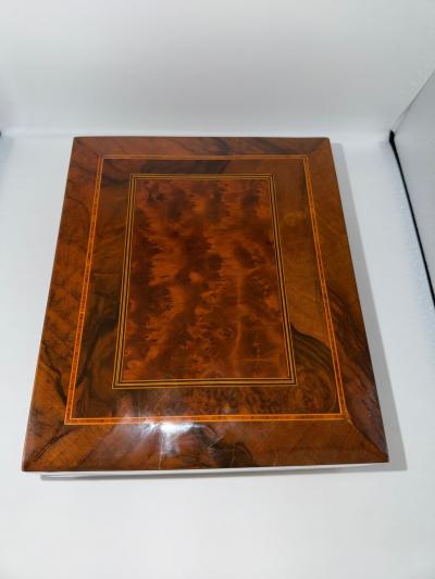 Neoclassical Vanity Box Walnut with Inlays Velvet South Germany circa 1900
