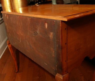 New England Dressing Table