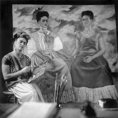 Nickolas Muray Frida painting The Two Fridas 1939