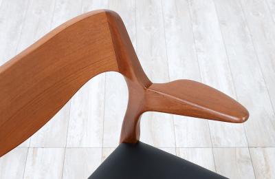 Niels Otto M ller Niels M ller Model 71 Leather Teak Arm Chairs for J L M llers