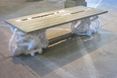 No mi Kiss CONCRETE CRACK PLUSH table