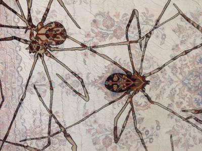 No mi Kiss SPIDERS tapestry artpiece