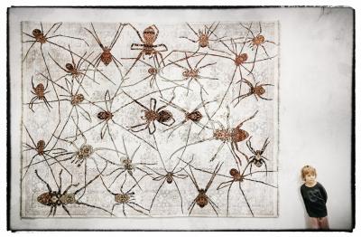No mi Kiss SPIDERS tapestry artpiece
