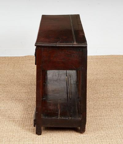 North Wales 8 Leg Potboard Dresser Base