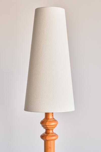 Nybro Armaturfabrik Nybro Armaturfabric Tall Floor Lamp in Solid Pine Wood Sweden 1960s