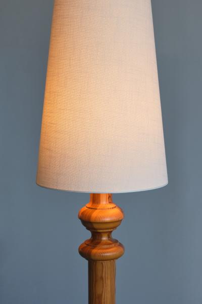 Nybro Armaturfabrik Nybro Armaturfabric Tall Floor Lamp in Solid Pine Wood Sweden 1960s