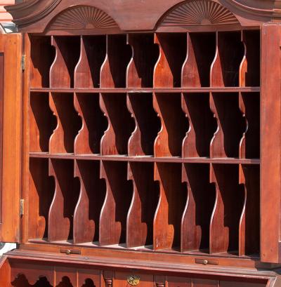 Offered by ANTIQUE ASSOCIATES AT WEST TOWNSEND