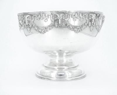 Old EnglishSilver Plate Centerpiece Bowl Punch Bowl