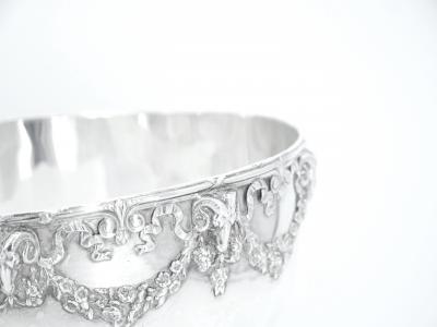 Old EnglishSilver Plate Centerpiece Bowl Punch Bowl