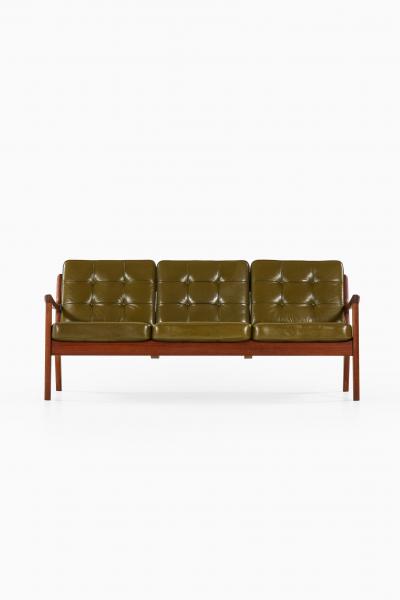 Ole Wanscher Sofa Model 116 Senator Produced by France Son