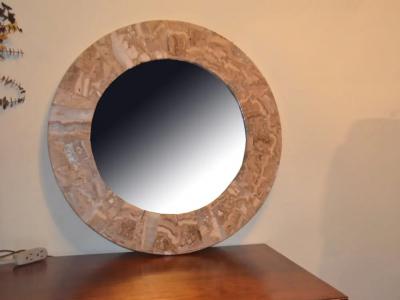 Onyx mirror with organic and converging lines brownish color tones