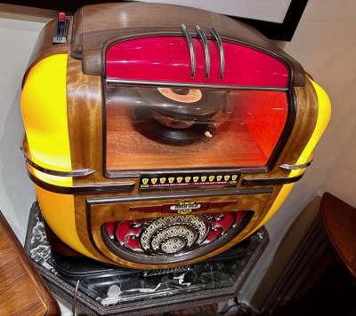 Original Rock Ola Tabletop Jukebox now a Bluetooth Device Player