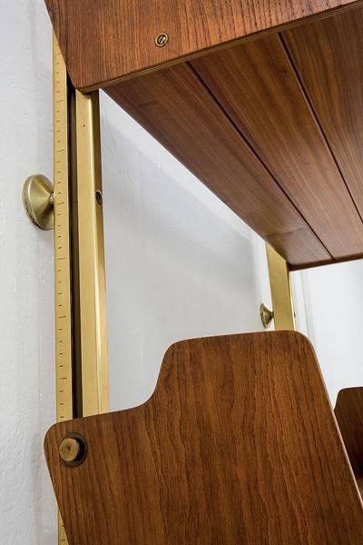 Osvaldo Borsani Elegant Mid Century Shelving unit Model E60 by Osvaldo Borsani for Tecno