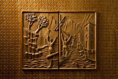 Osvaldo Borsani Exceptional cabinet by Osvaldo Borsani